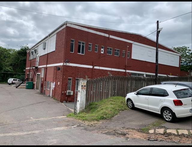 1,440M² FACTORY TO LET IN NEW GERMANY